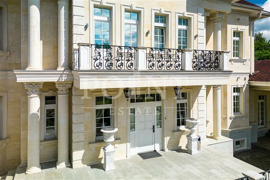 2-этажный коттедж 1 400 м² с отделкой