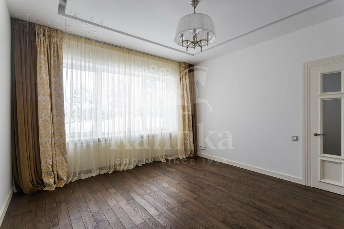 3-этажный таунхаус 360 м² с отделкой