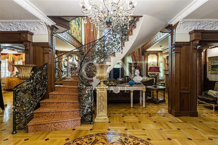 2-этажный коттедж 1 400 м² с отделкой