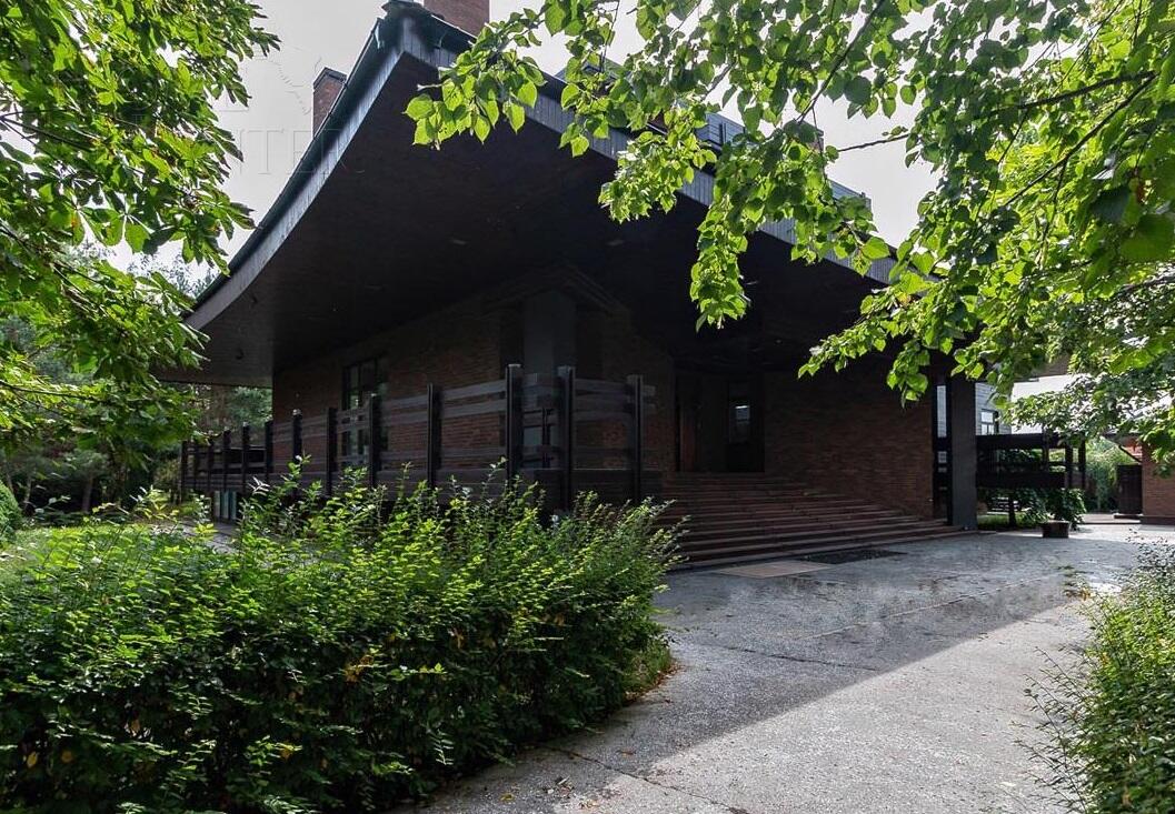 2-этажный коттедж 947 м² с отделкой