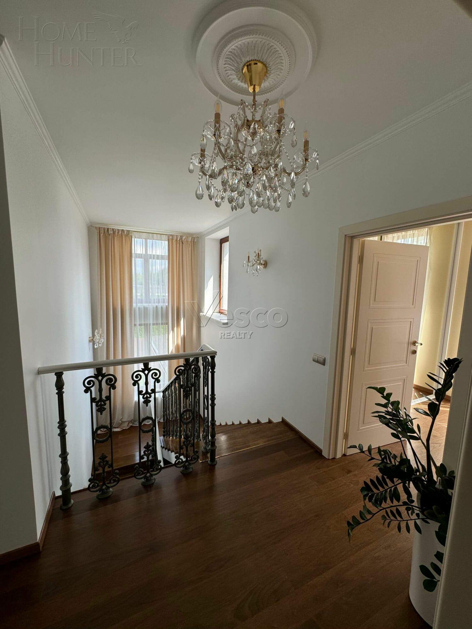 2-этажный коттедж 400 м² с отделкой