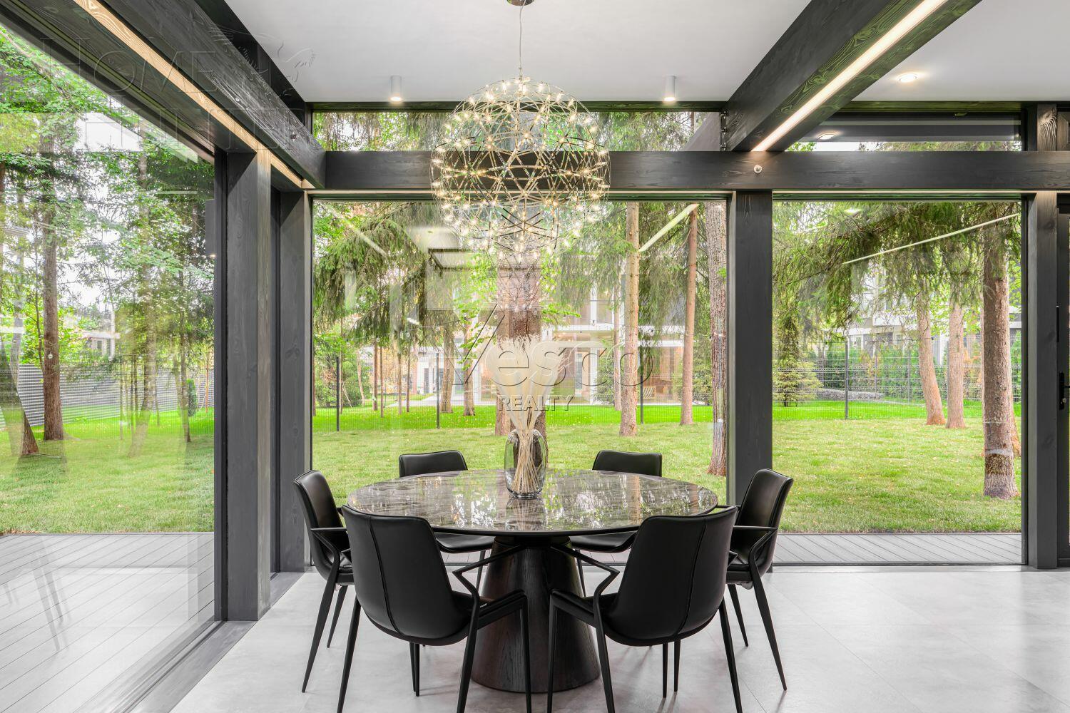 2-этажный коттедж 294 м² с отделкой