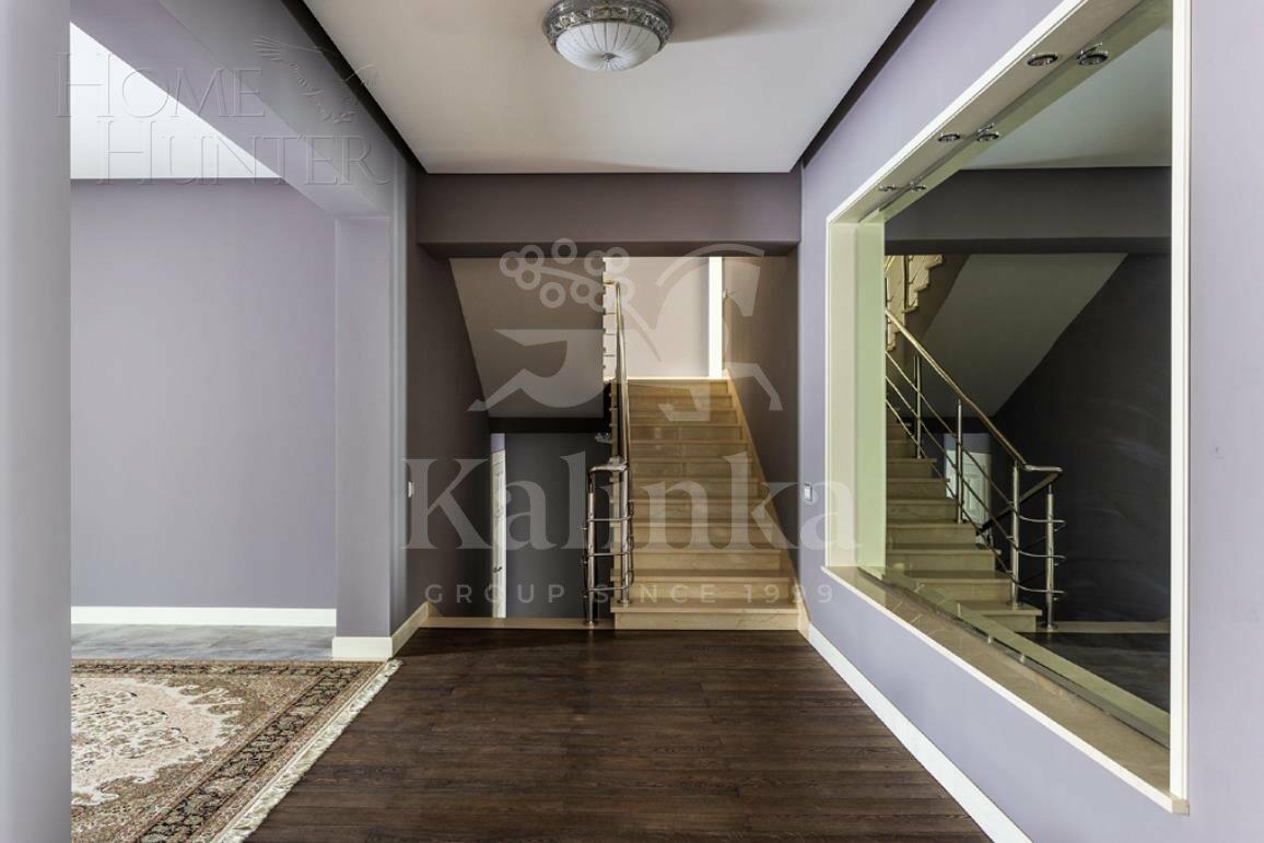 3-этажный таунхаус 360 м² с отделкой