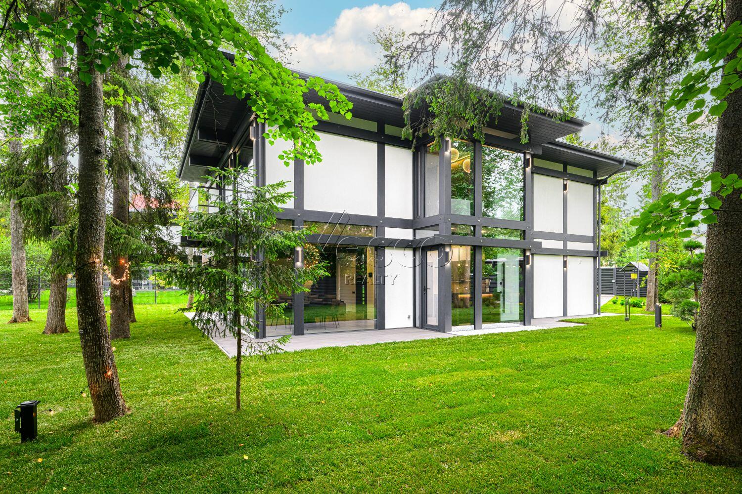 2-этажный коттедж 294 м² с отделкой