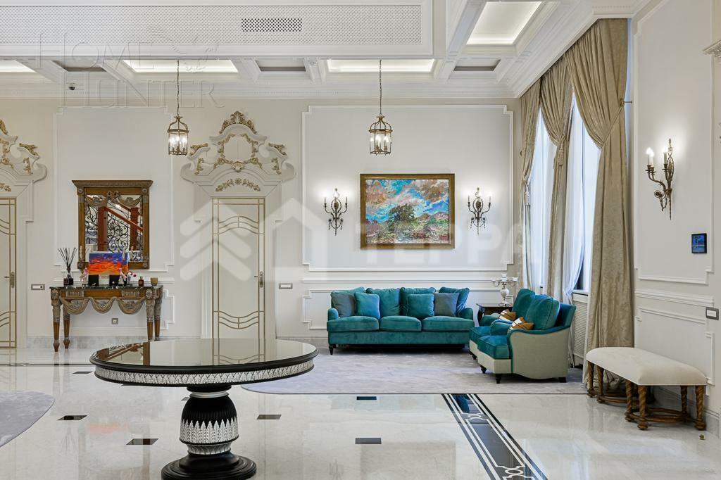 3-этажный коттедж 3 500 м² с отделкой