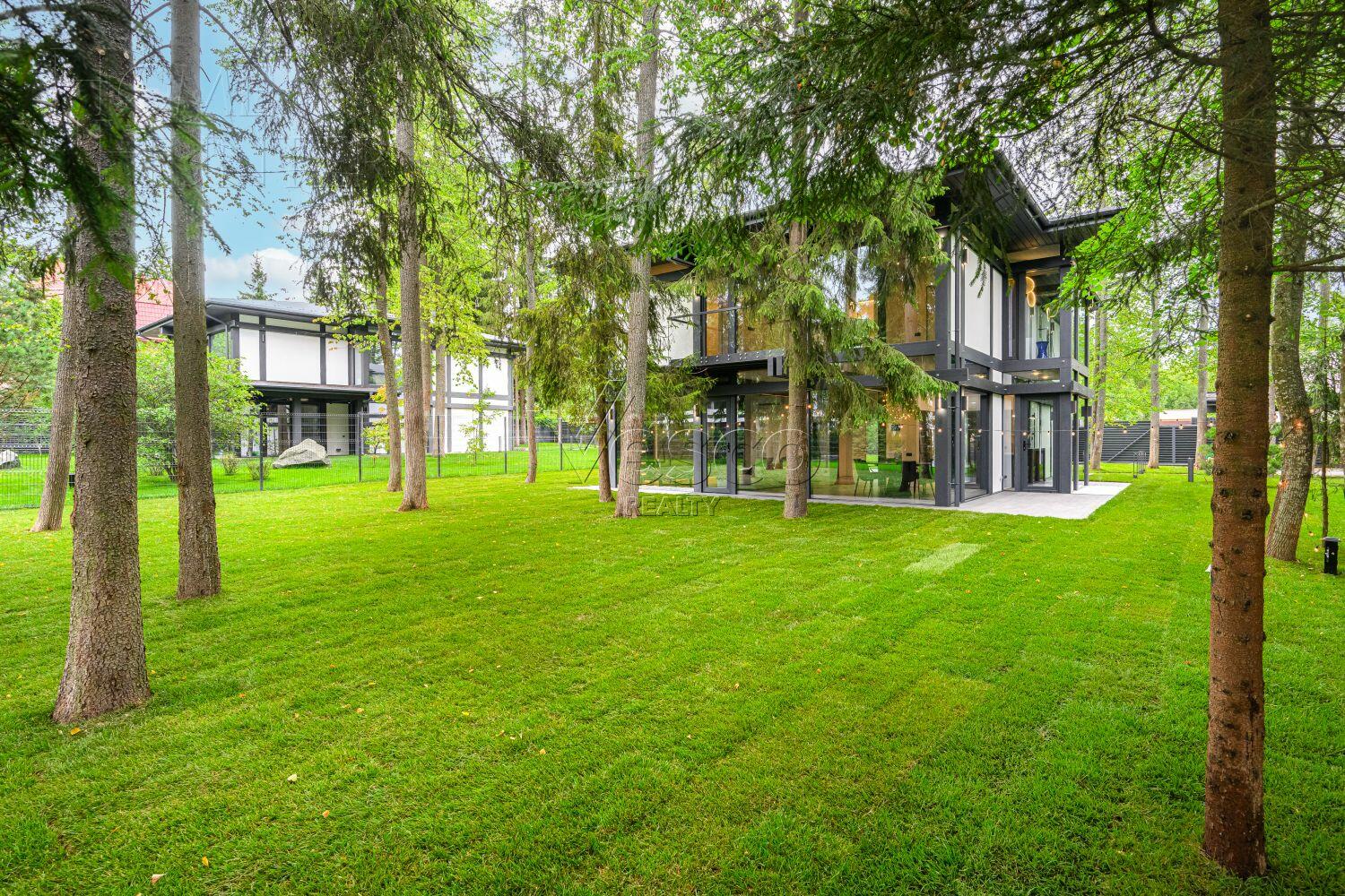 2-этажный коттедж 294 м² с отделкой