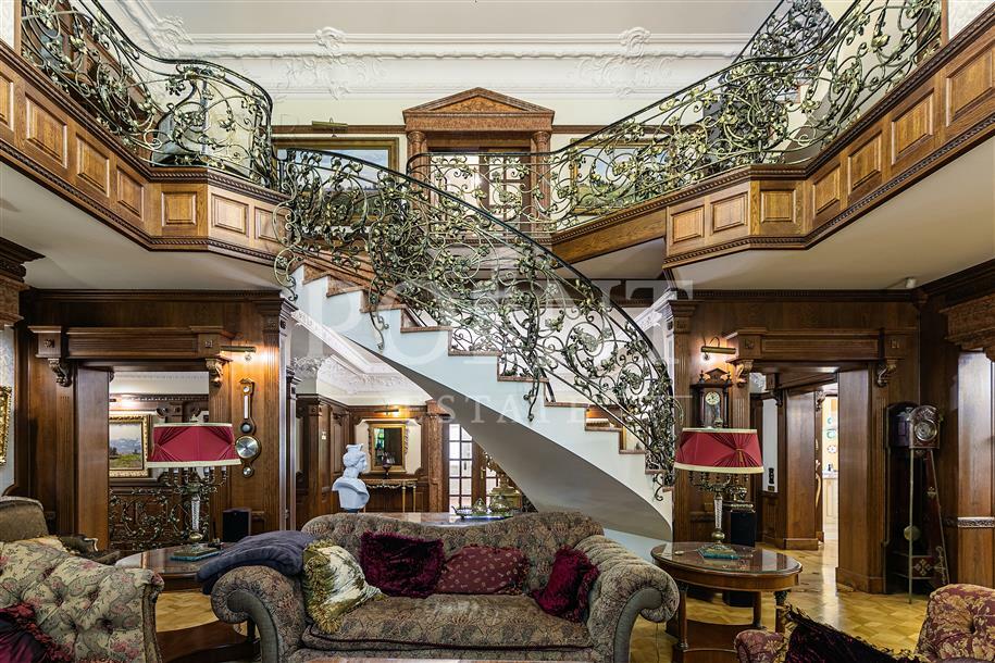 2-этажный коттедж 1 400 м² с отделкой