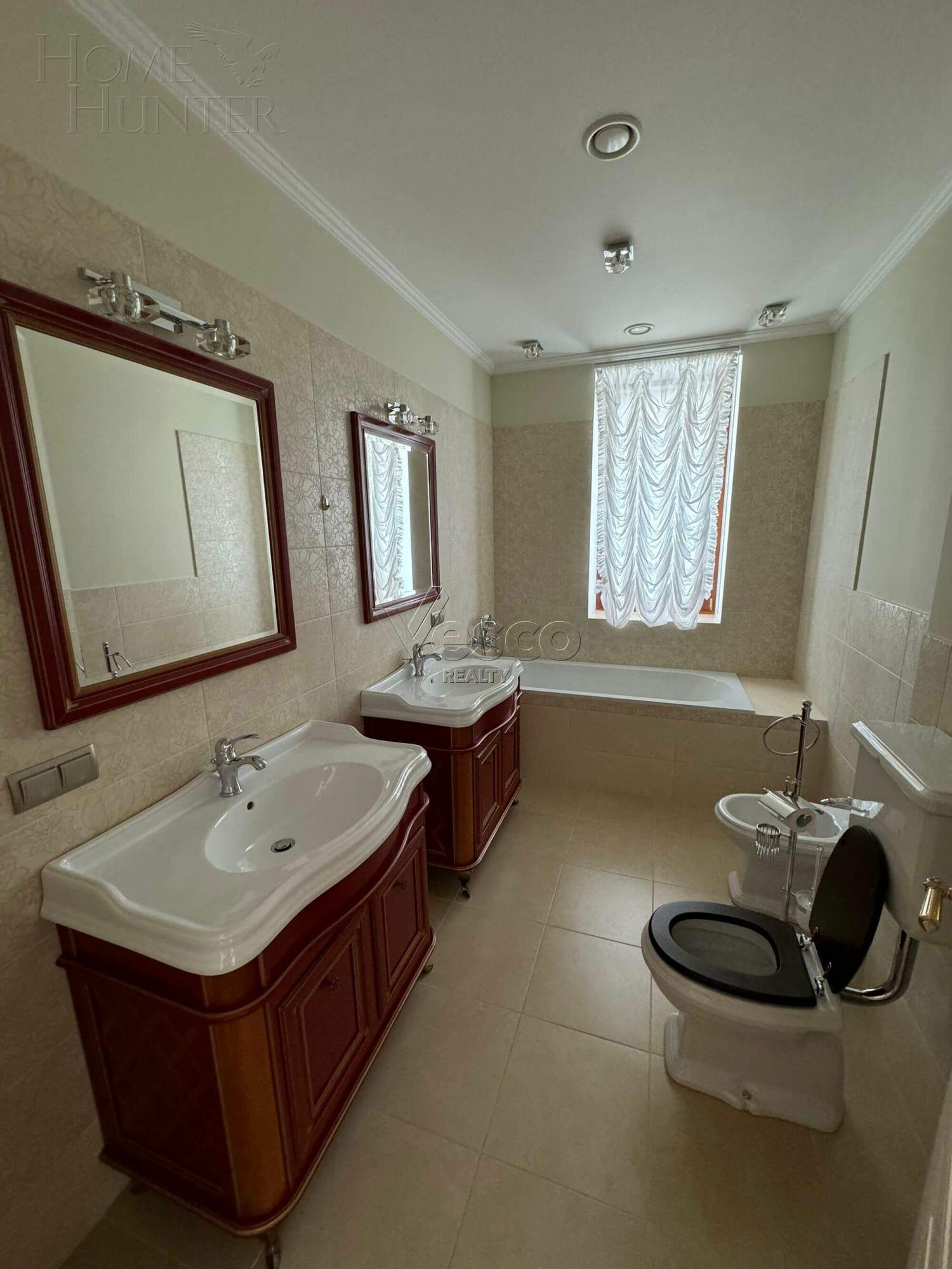 2-этажный коттедж 400 м² с отделкой