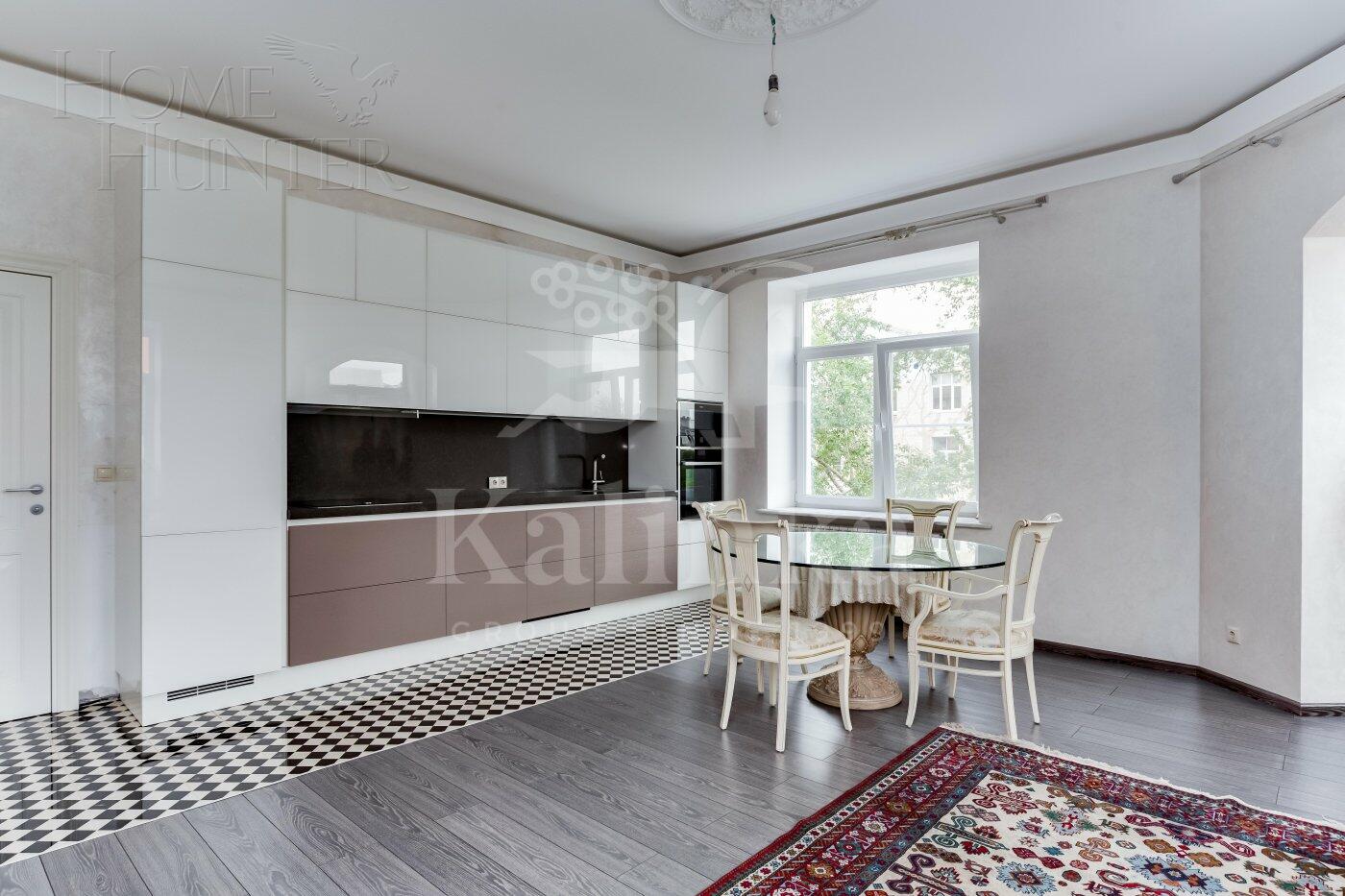 4-КОМН. КВАРТИРА С ОТДЕЛКОЙ 130 М² НА 4 ЭТАЖЕ