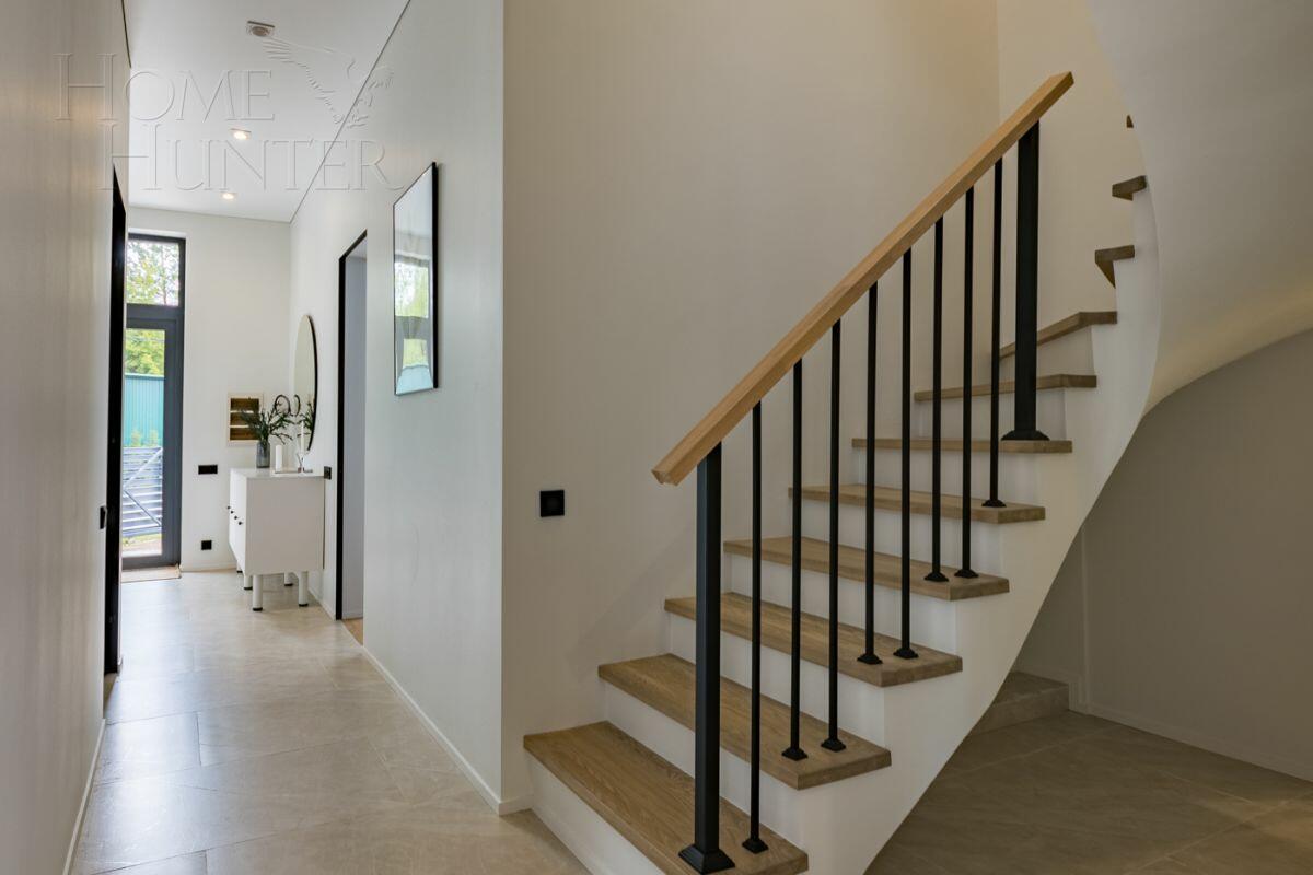 2-этажный коттедж 261 м² с отделкой