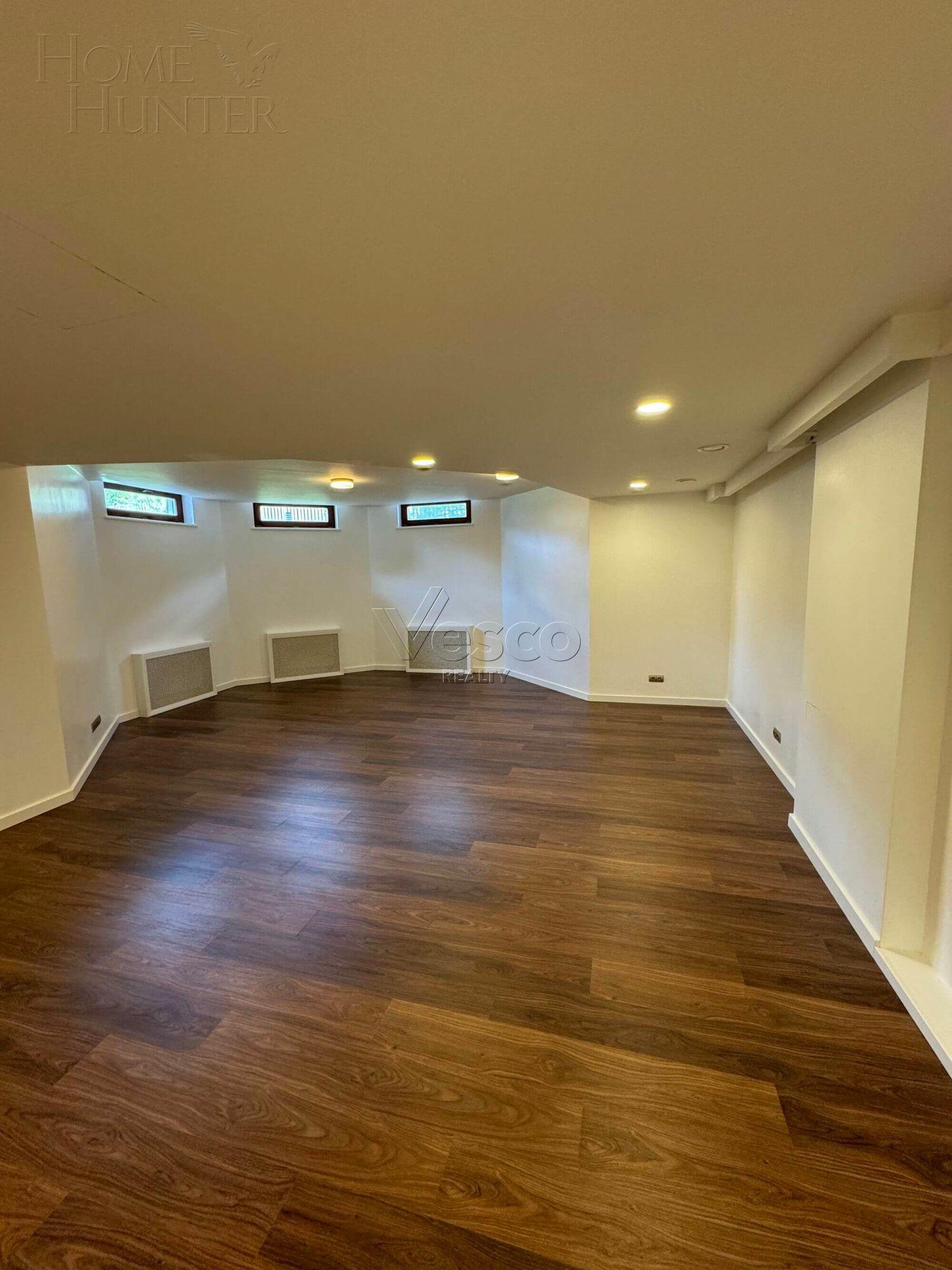 2-этажный коттедж 400 м² с отделкой