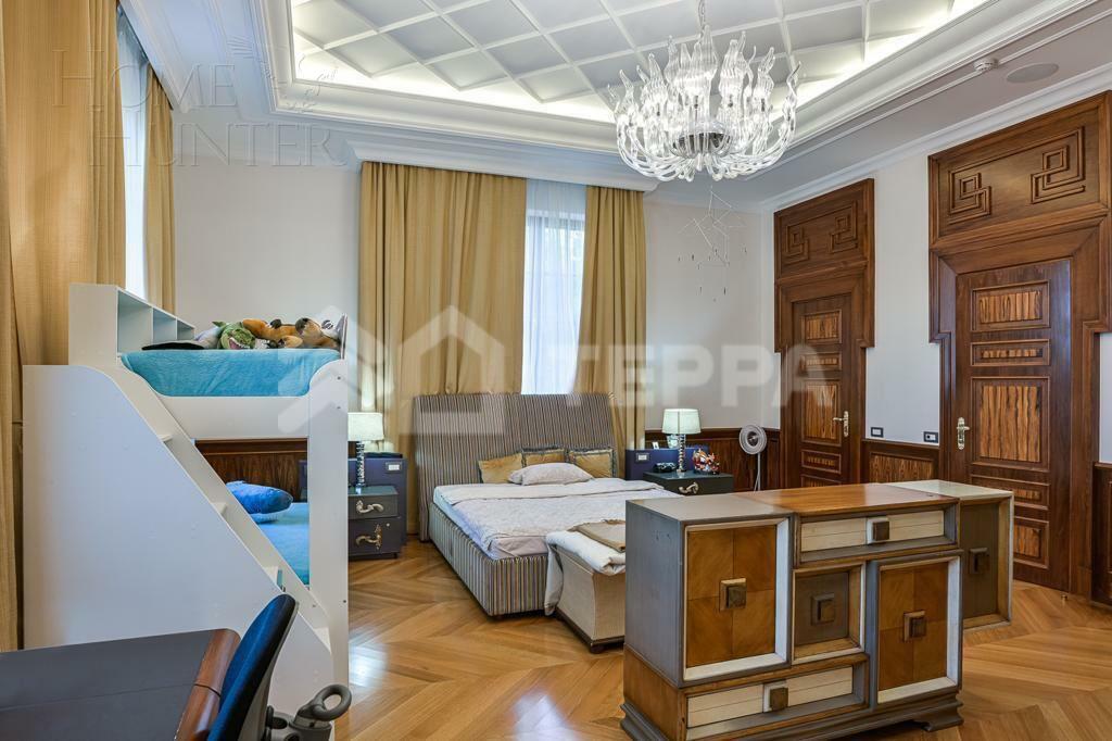 3-этажный коттедж 3 500 м² с отделкой