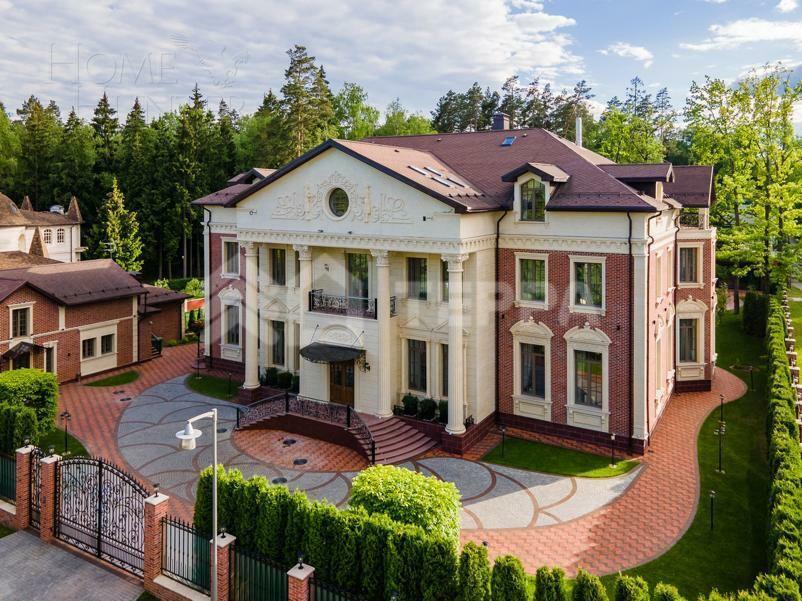 3-этажный коттедж 3 500 м² с отделкой