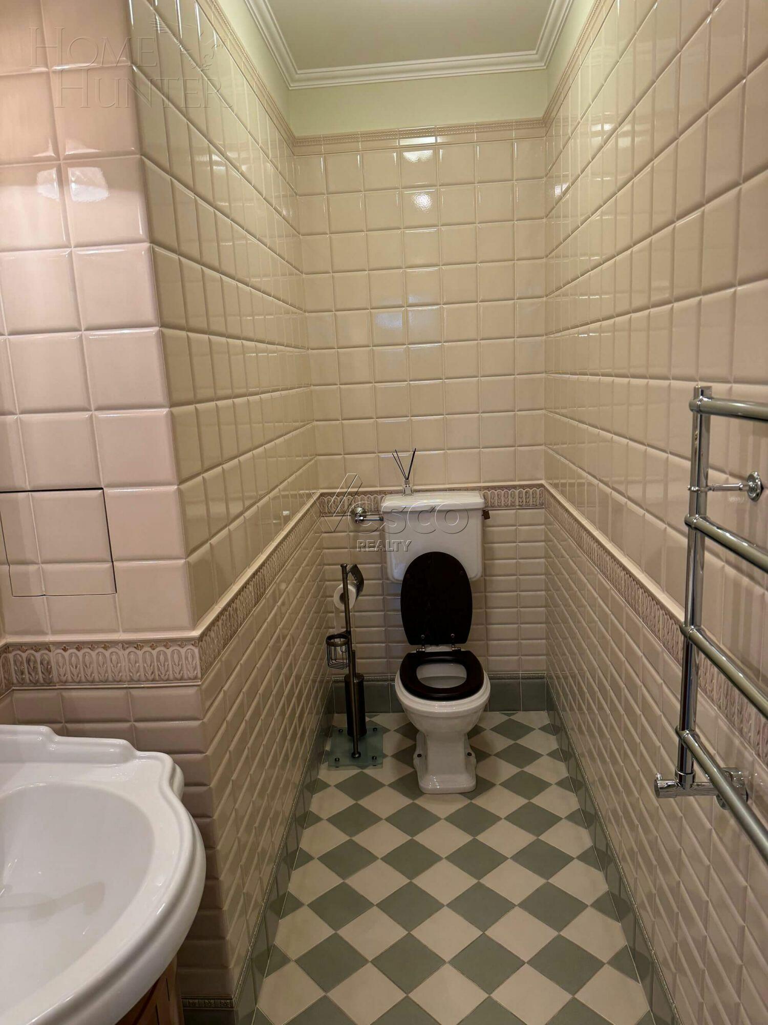 2-этажный коттедж 400 м² с отделкой