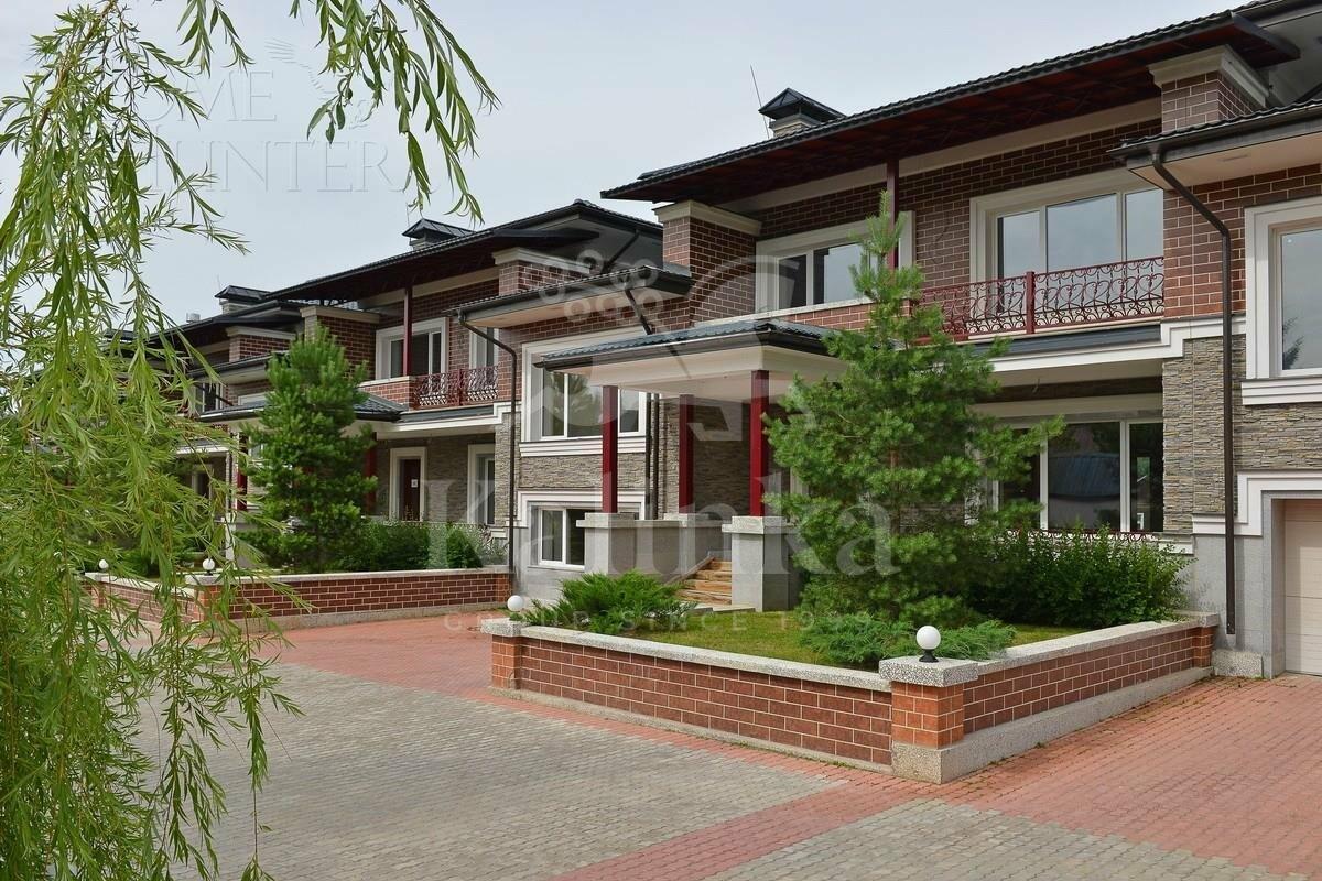 3-этажный таунхаус 360 м² с отделкой