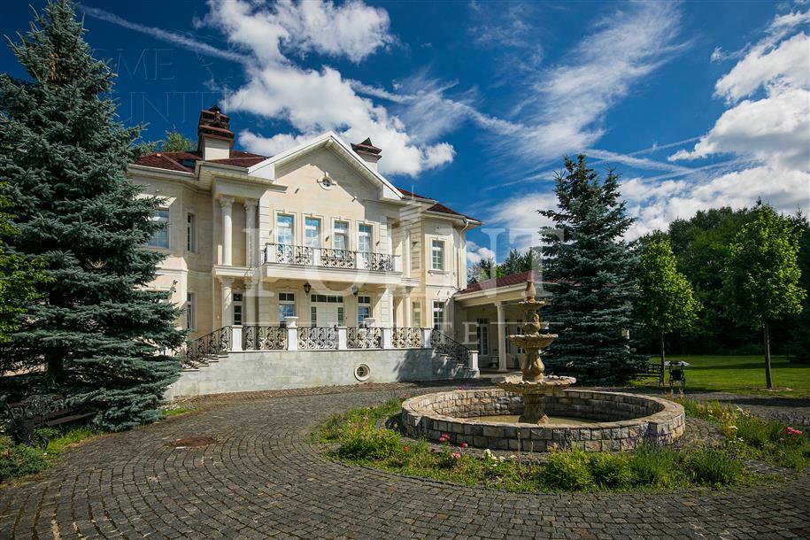 2-этажный коттедж 1 400 м² с отделкой