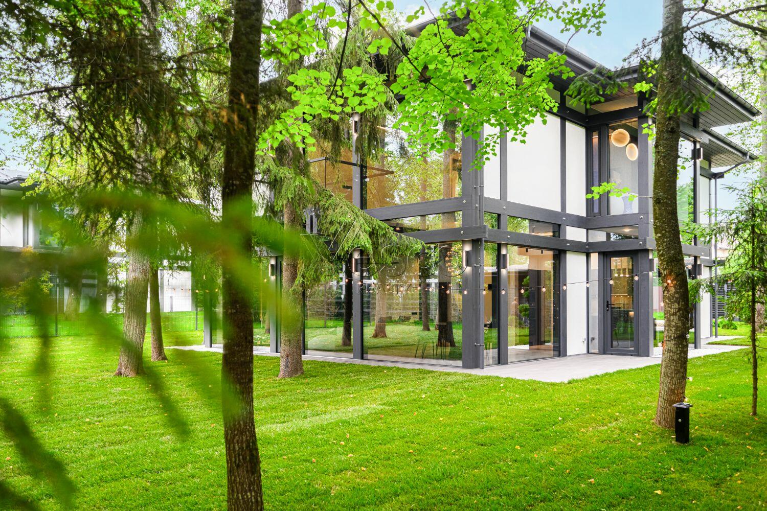 2-этажный коттедж 294 м² с отделкой