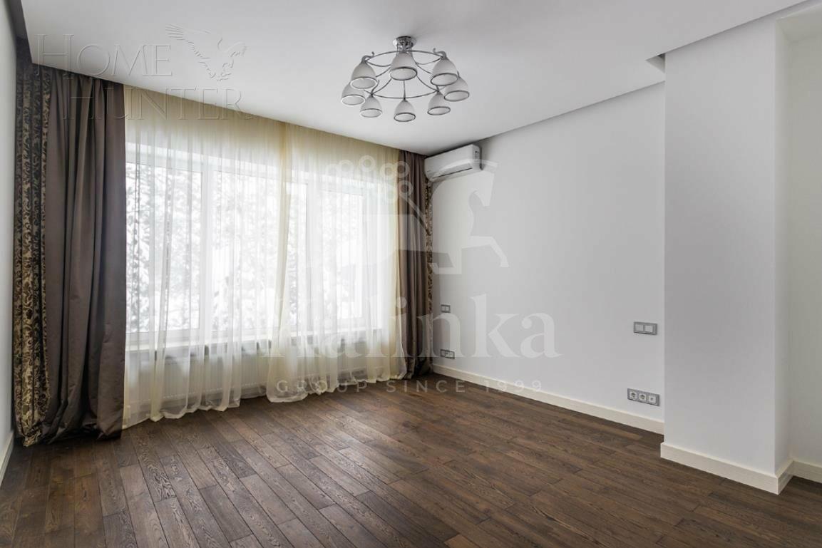 3-этажный таунхаус 360 м² с отделкой