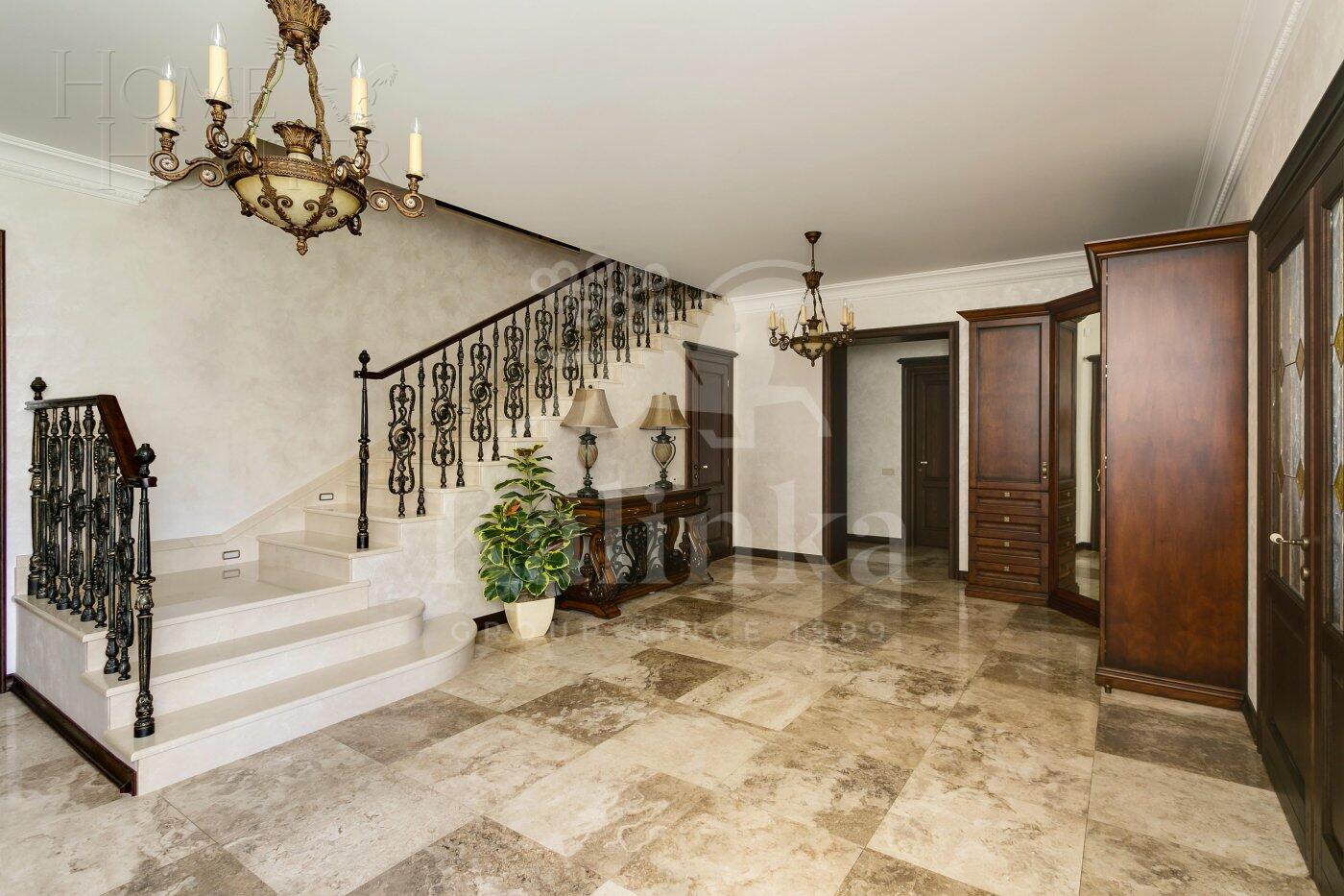 2-этажный коттедж 613 м² с отделкой