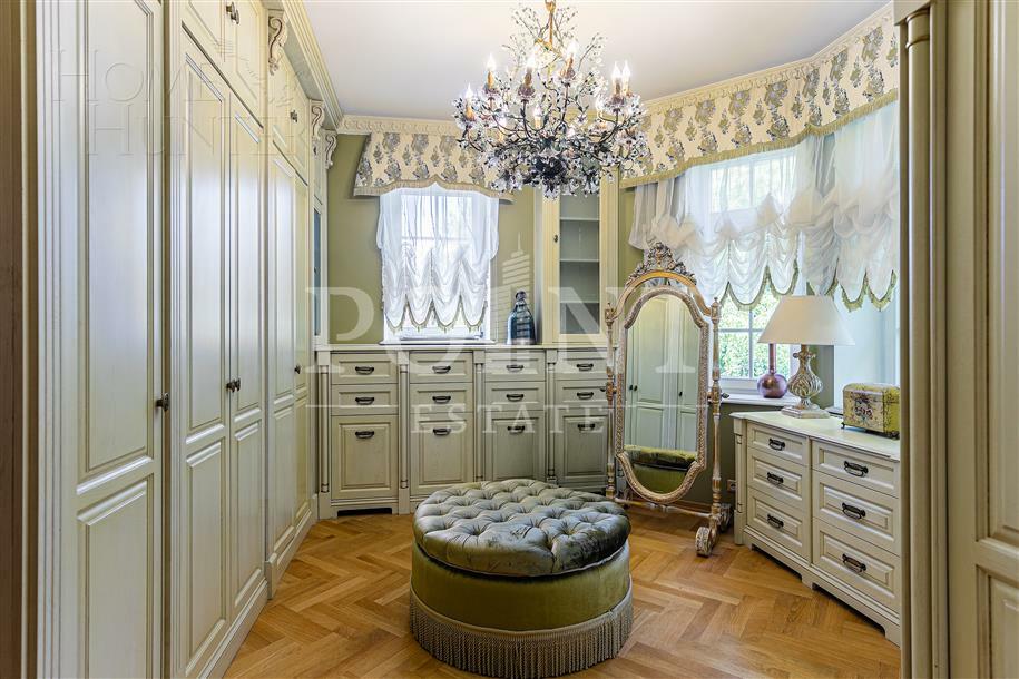 2-этажный коттедж 1 400 м² с отделкой