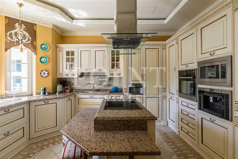 2-этажный коттедж 1 400 м² с отделкой