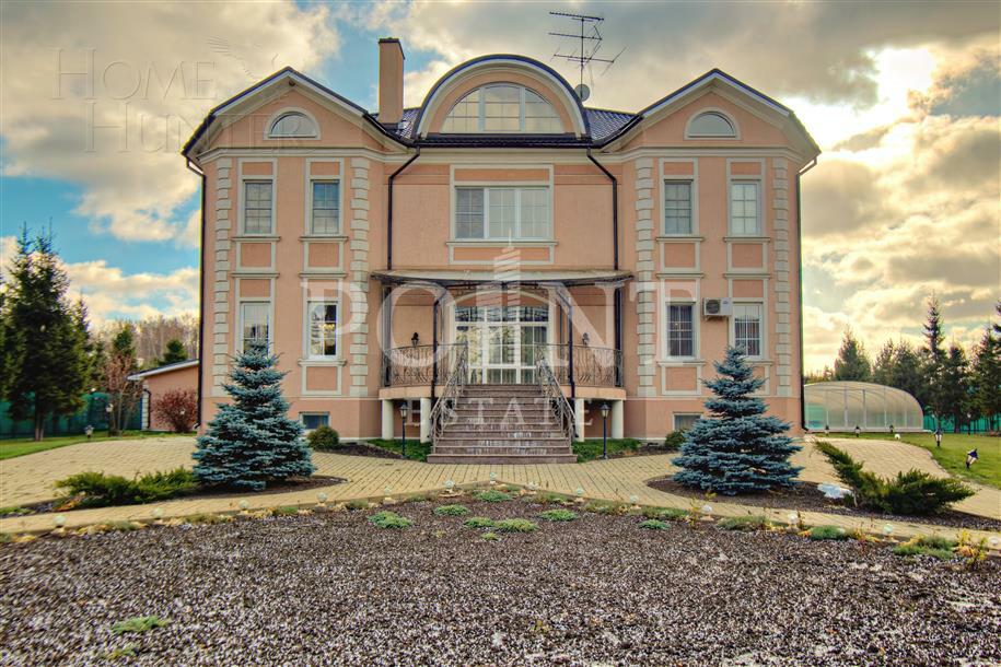 2-этажный коттедж 890 м² с отделкой