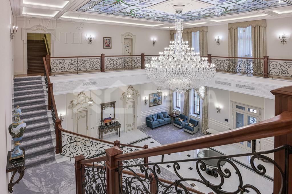 3-этажный коттедж 3 500 м² с отделкой