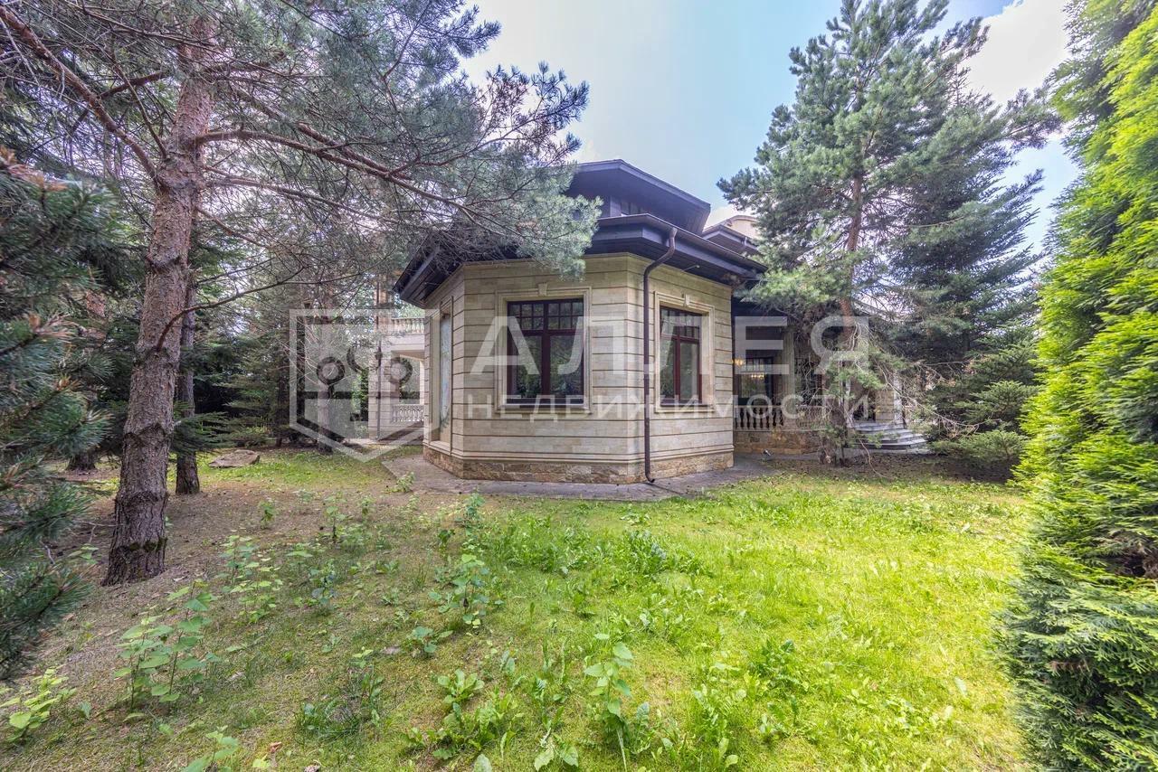 2-этажный коттедж 1 400 м² с отделкой