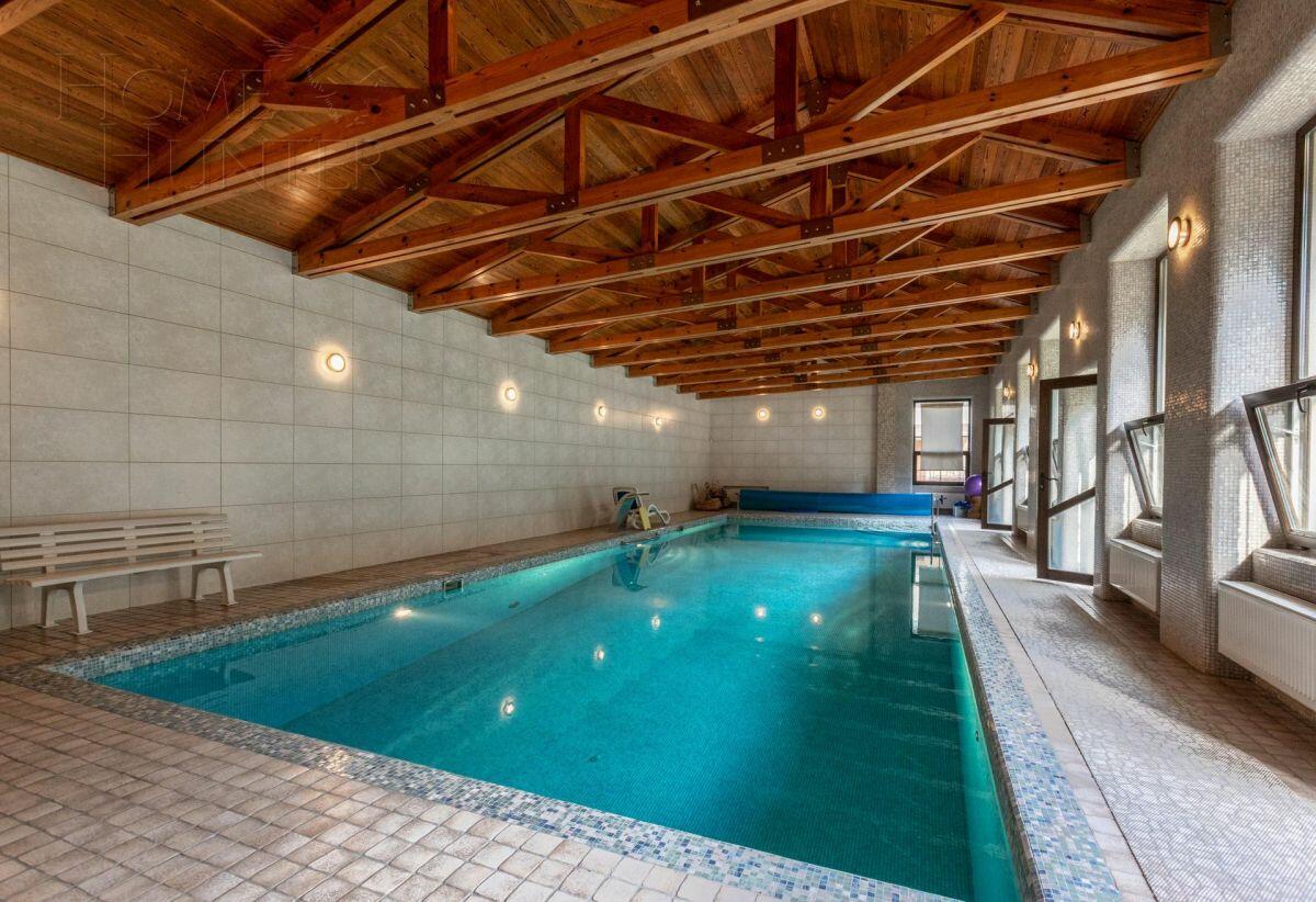 2-этажный коттедж 2 000 м² с отделкой