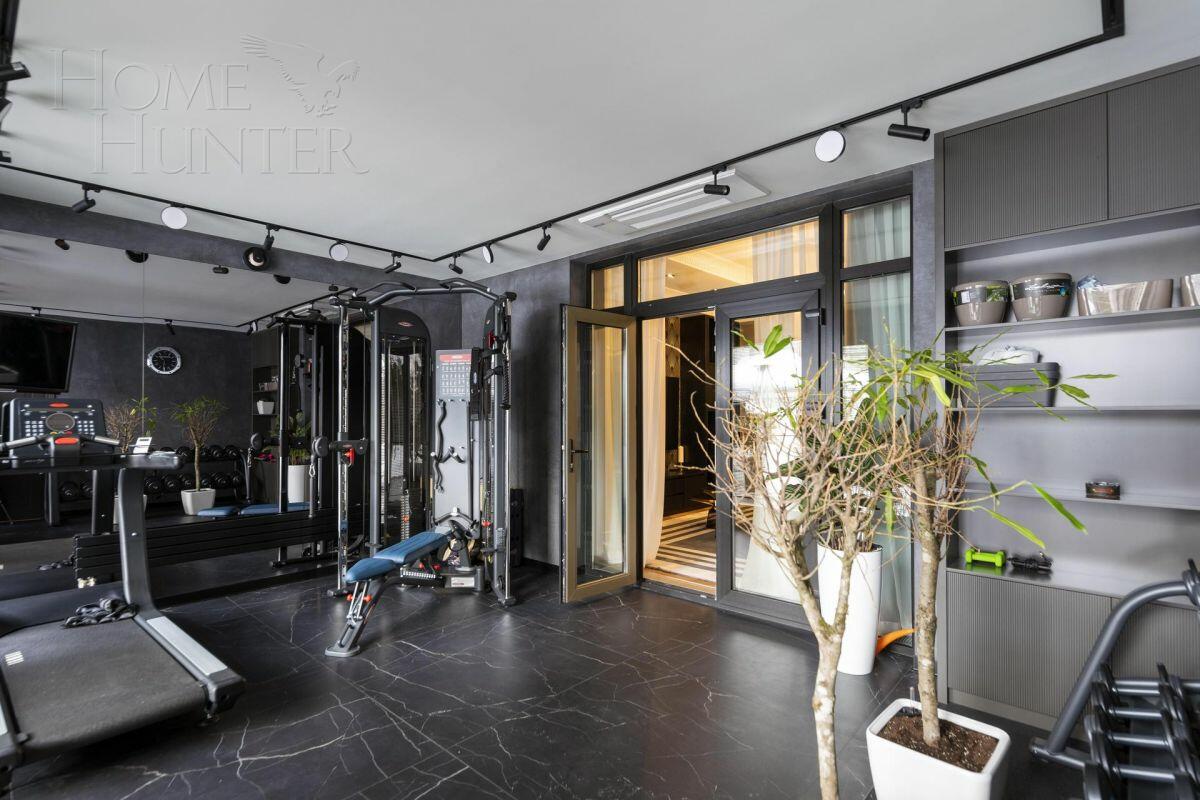 3-этажный коттедж 1 100 м² с отделкой