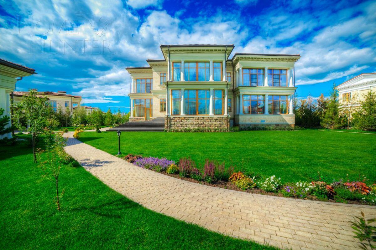 2-этажный коттедж 1 250 м² с отделкой