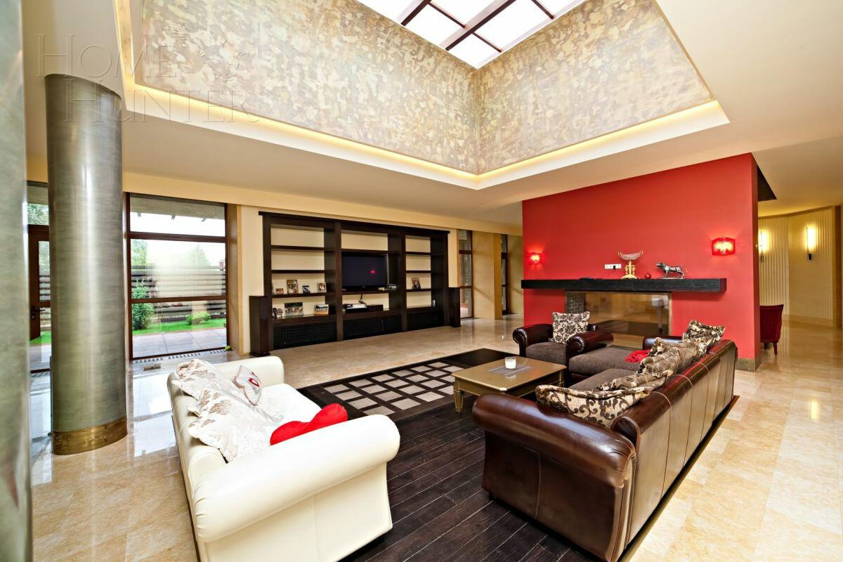 1-этажный коттедж 1 000 м² с отделкой