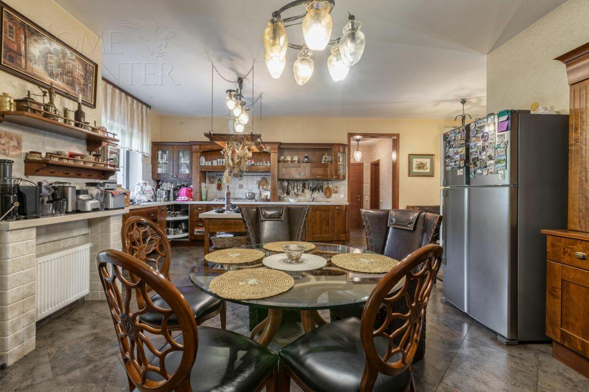 2-этажный коттедж 2 000 м² с отделкой