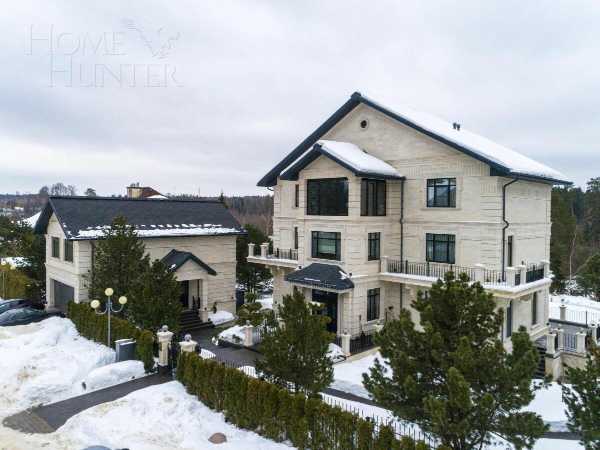 3-этажный коттедж 1 100 м² с отделкой