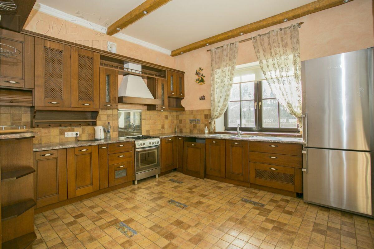 2-этажный коттедж 300 м² с отделкой