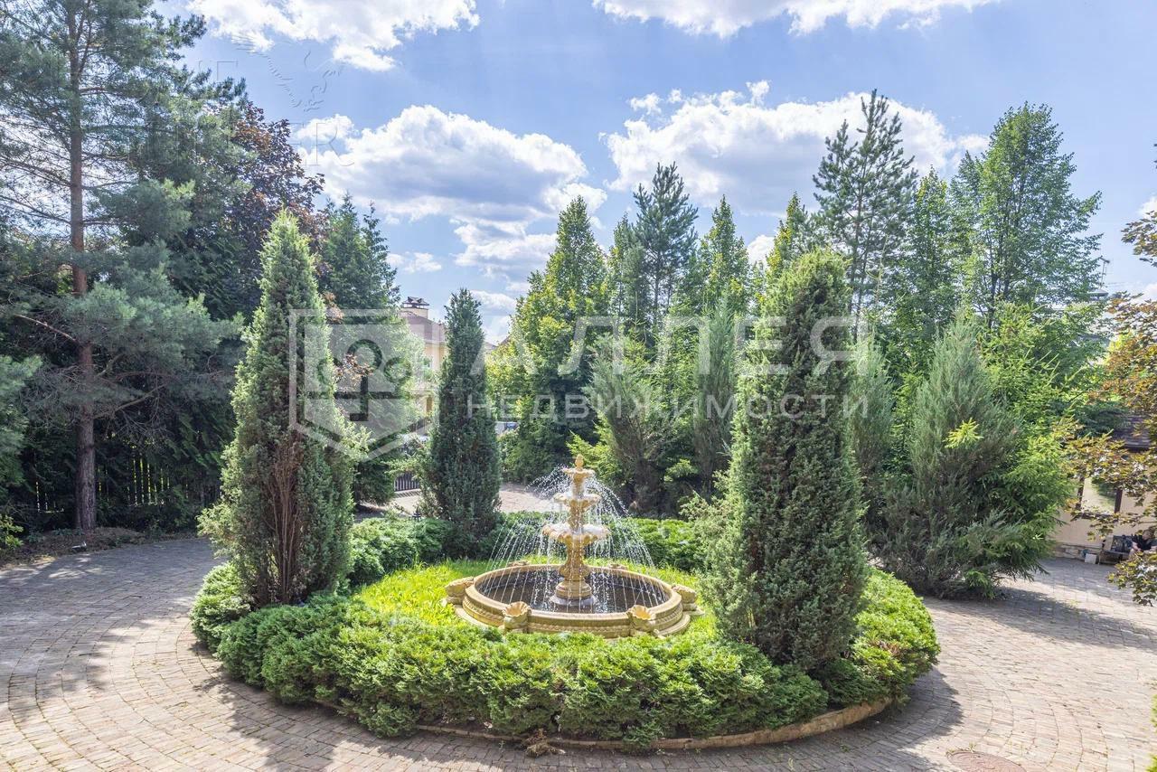 2-этажный коттедж 1 400 м² с отделкой