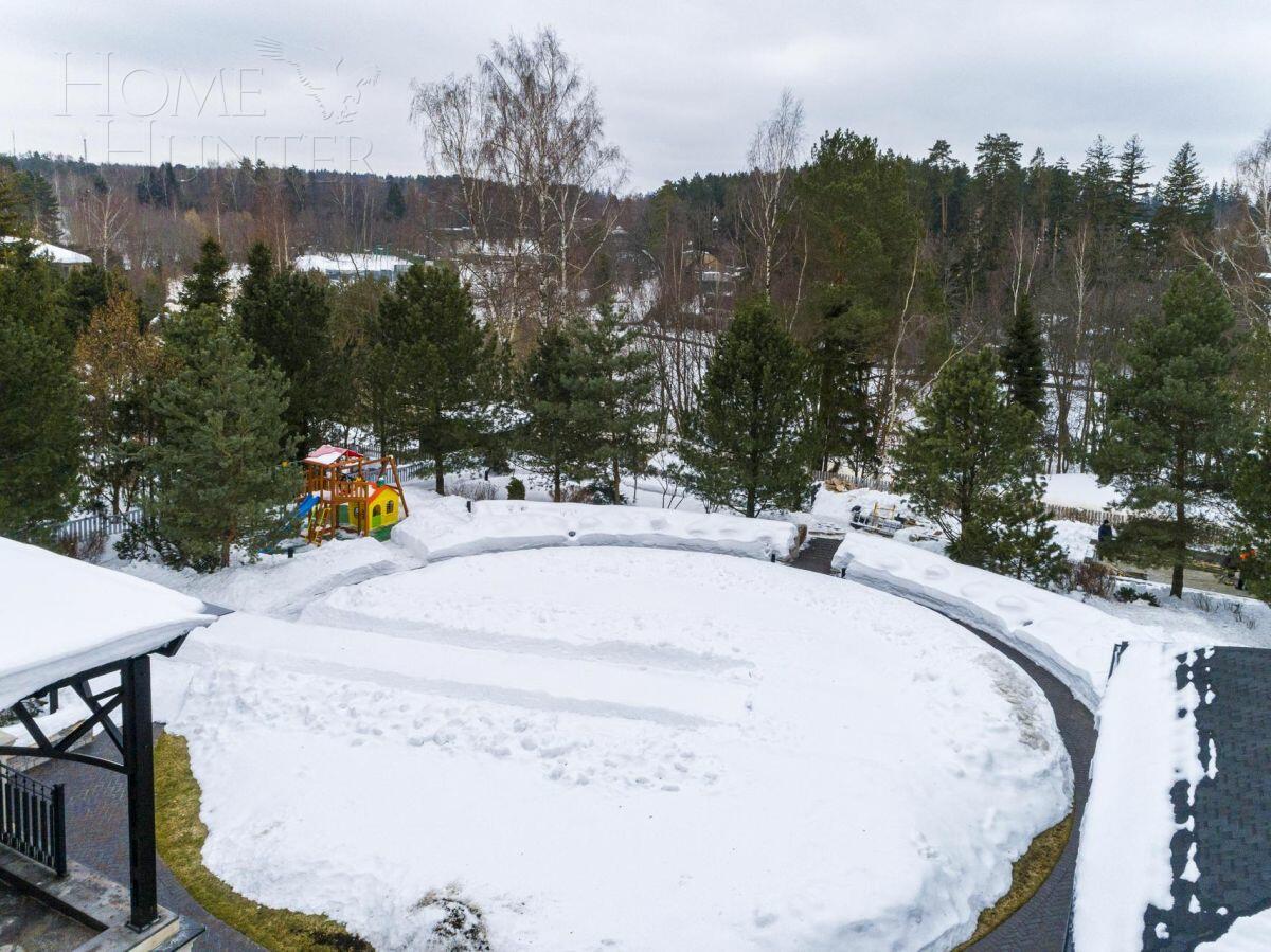 3-этажный коттедж 1 100 м² с отделкой