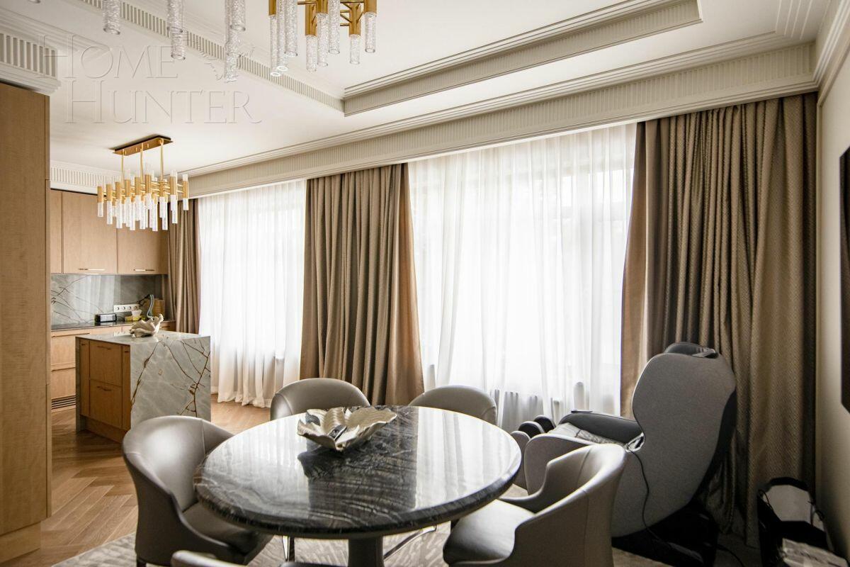 3-этажный коттедж 1 100 м² с отделкой