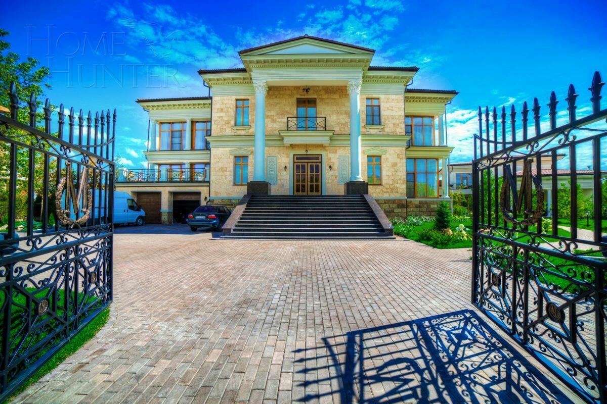 2-этажный коттедж 1 250 м² с отделкой