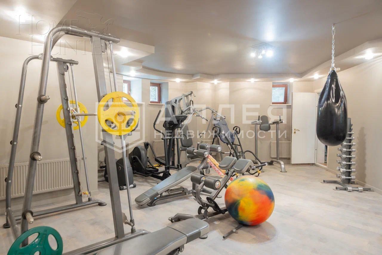 2-этажный коттедж 1 400 м² с отделкой