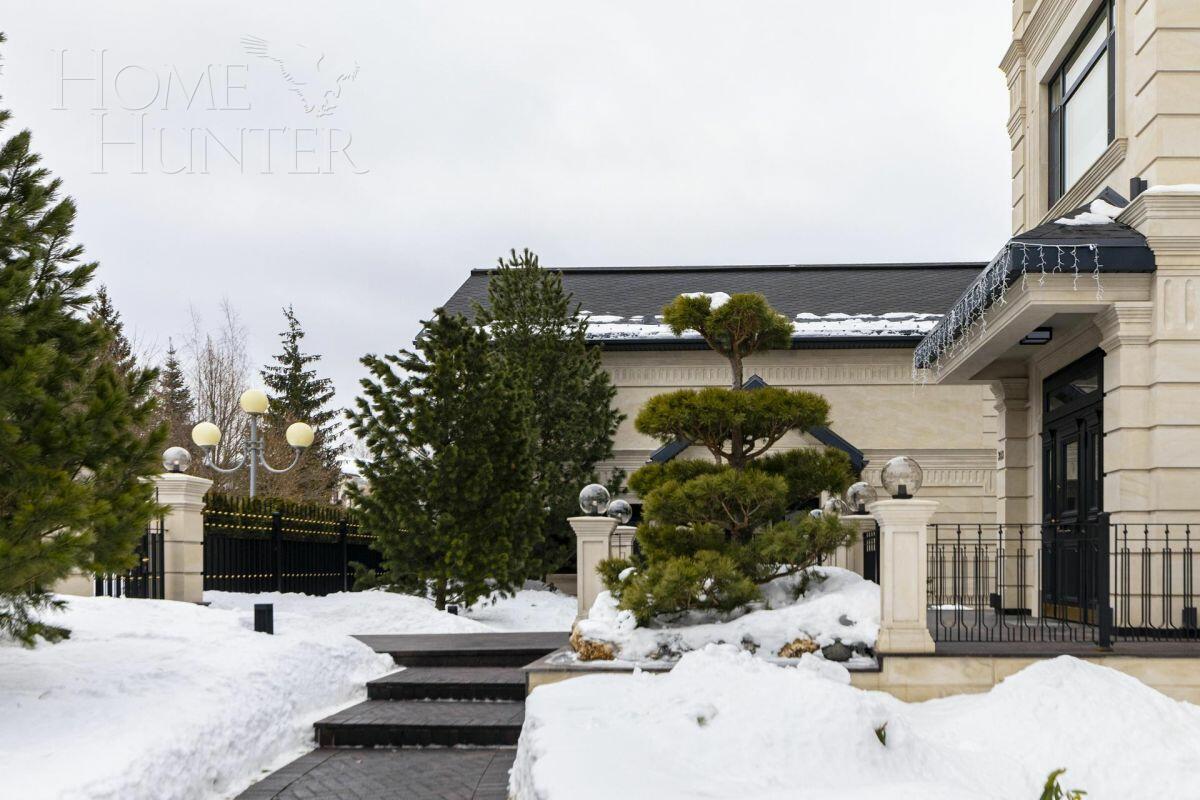 3-этажный коттедж 1 100 м² с отделкой