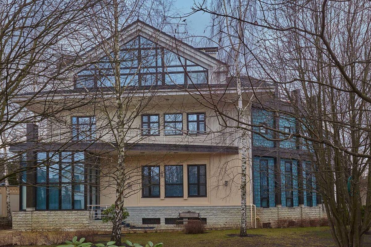 2-этажный коттедж 800 м² с отделкой