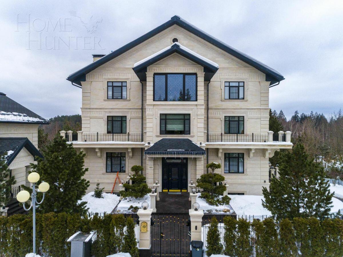 3-этажный коттедж 1 100 м² с отделкой