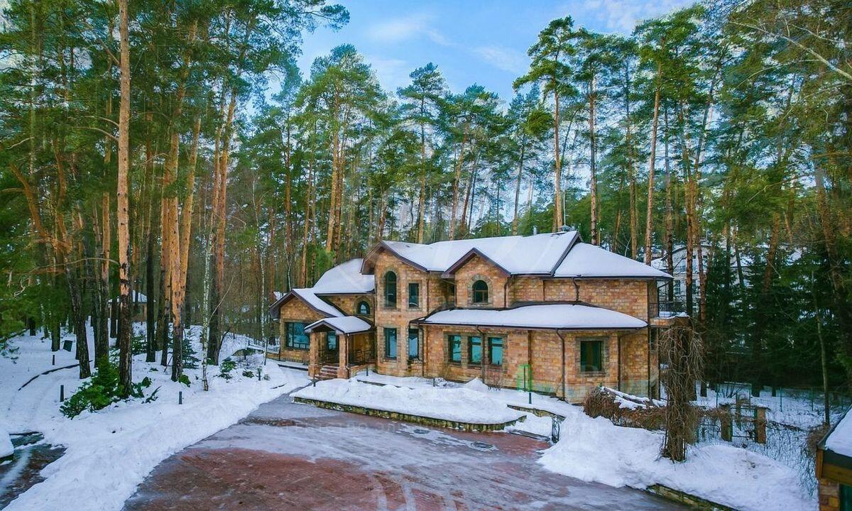 2-этажный коттедж 900 м² без отделки