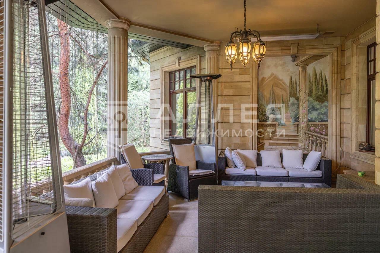 2-этажный коттедж 1 400 м² с отделкой