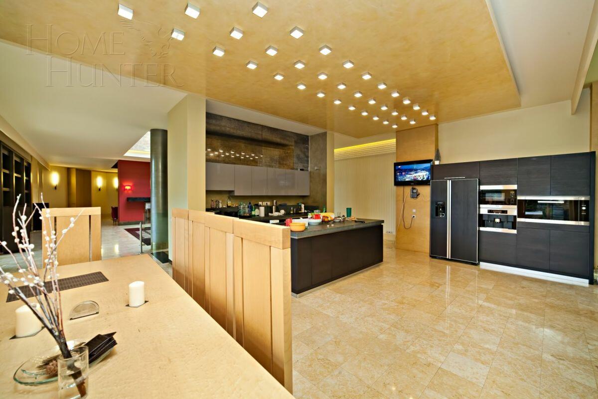 1-этажный коттедж 1 000 м² с отделкой