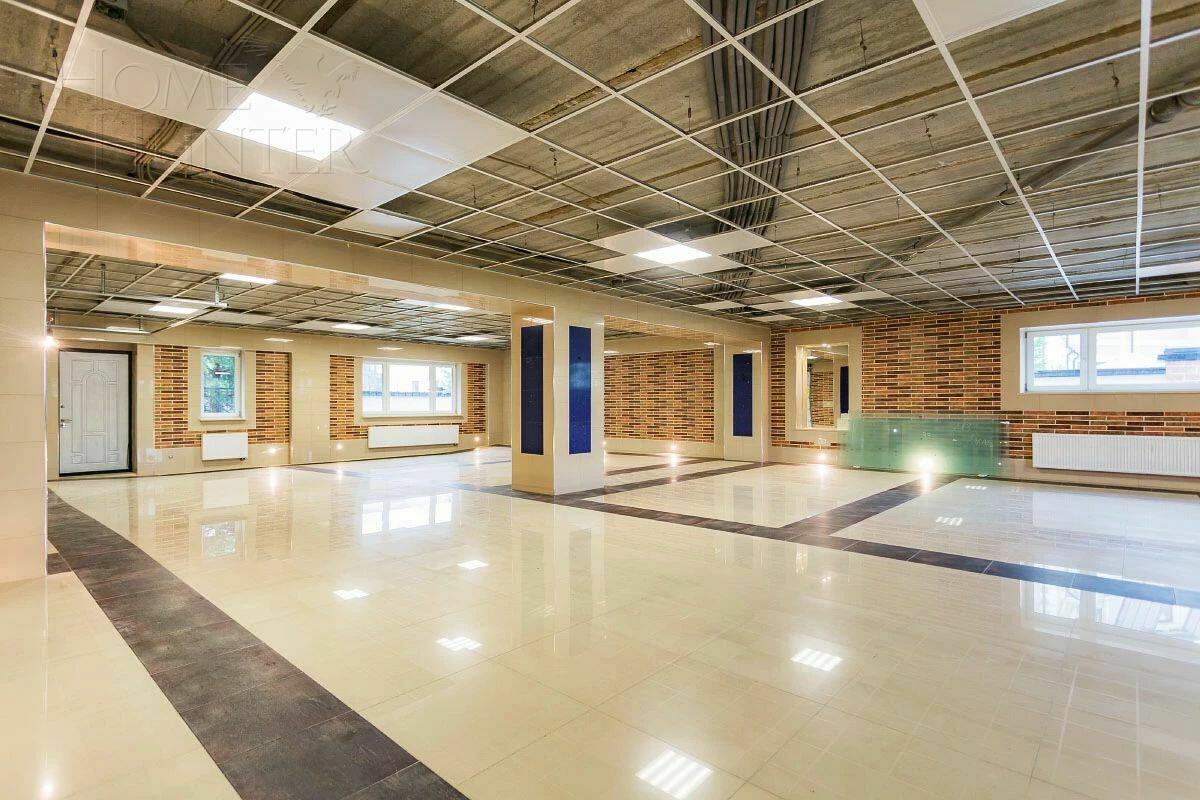 2-этажный коттедж 1 008 м² с отделкой