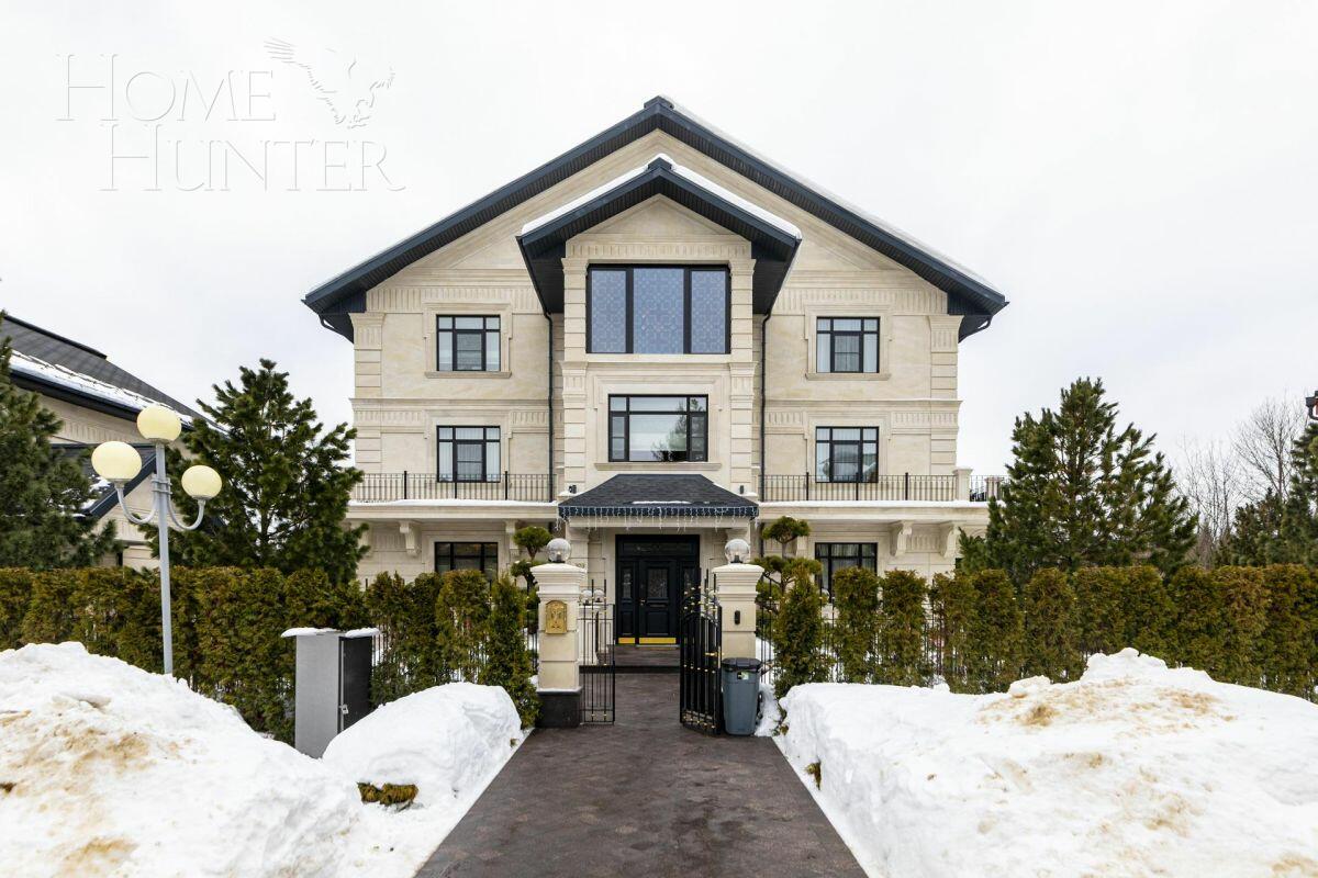 3-этажный коттедж 1 100 м² с отделкой