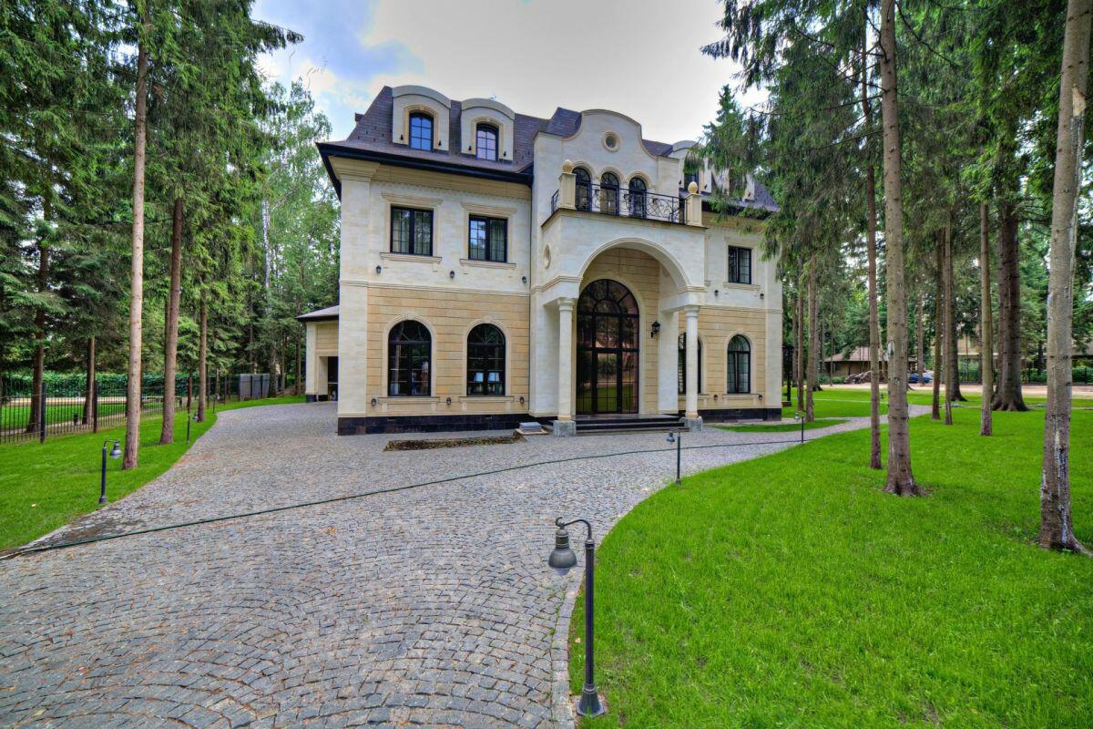 2-этажный коттедж 800 м² с отделкой