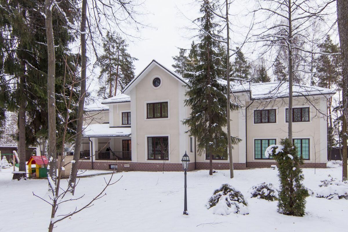 2-этажный коттедж 625 м² с отделкой